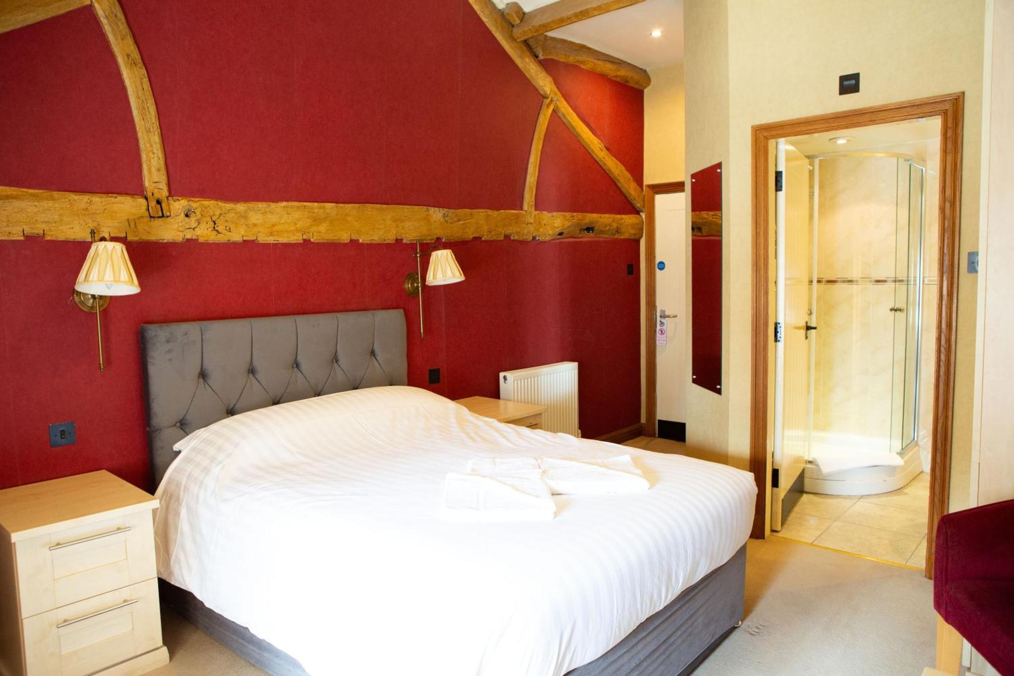 Отель Coach House Bentham Экстерьер фото