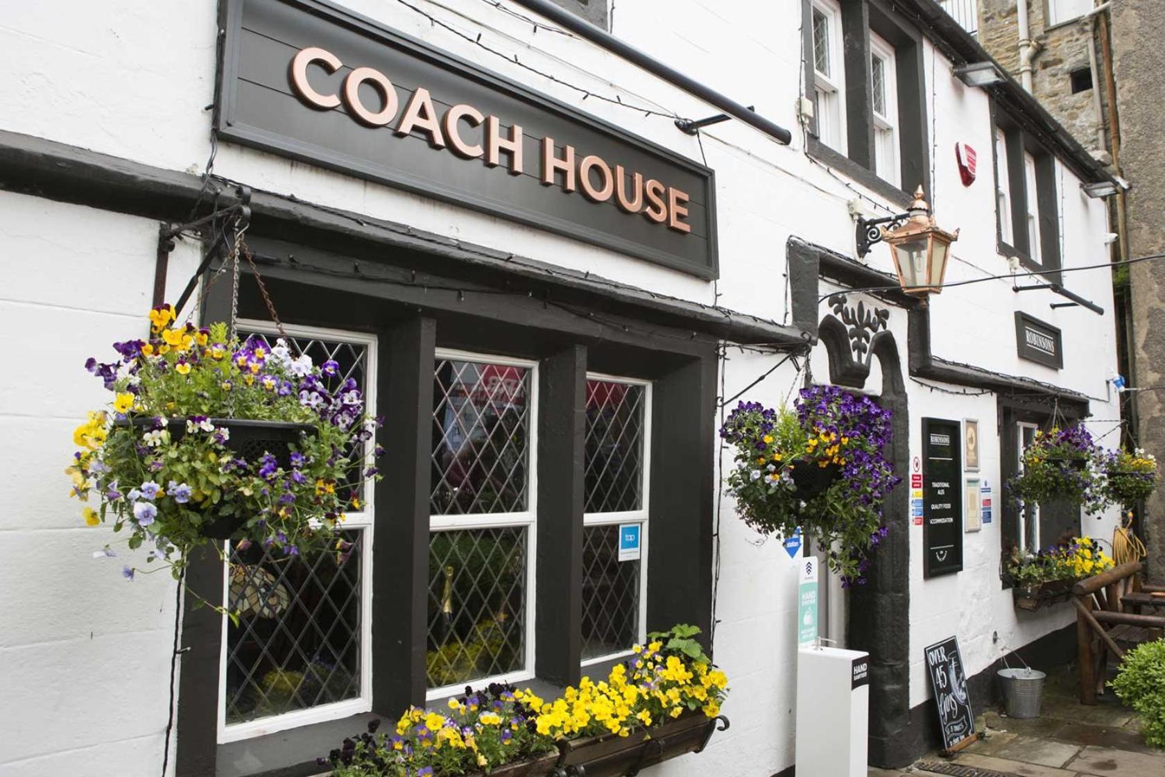 Отель Coach House Bentham Экстерьер фото